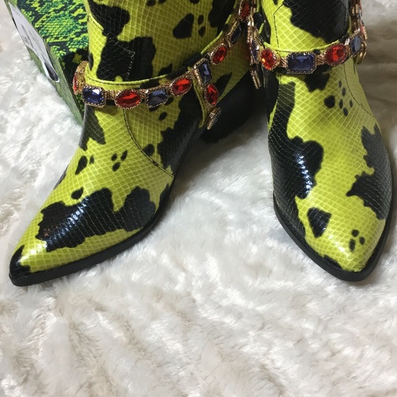 Cowgirl boots - Picture 2 of 2